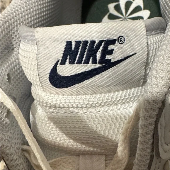 EUC Nike Dunk Low Men’s sneakers. US Size 10. - Picture 9 of 10